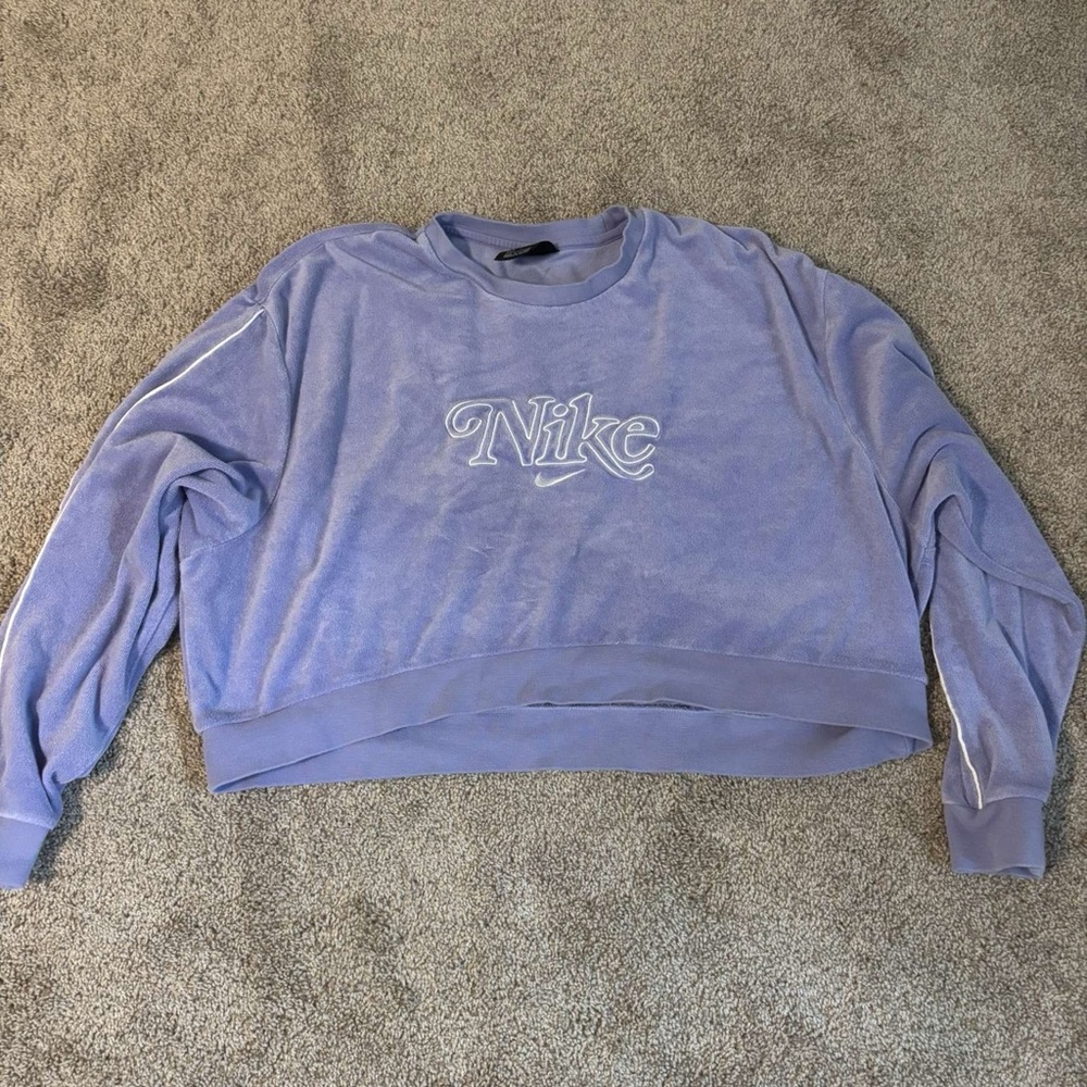 Nike WMNS LARGE Purple/Lavender Velvet/Velour Cropped Sweatshirt